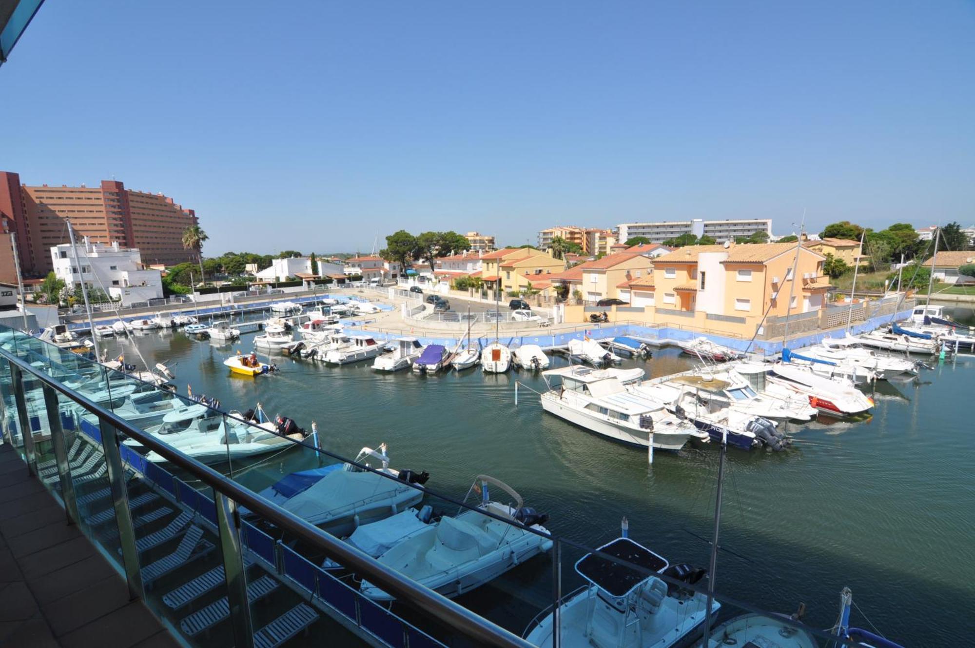 Rnet - Apartments Roses Port Trebol Exterior photo